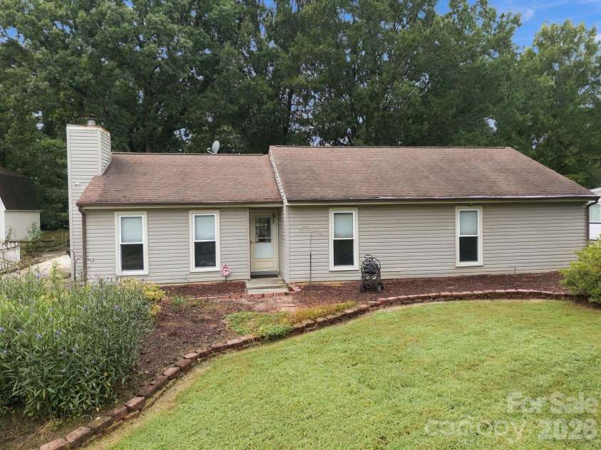 6423 Snow Bird Lane, Charlotte, NC 28227.  MLS# CAR4429603, YatesRealty ID 53678. 