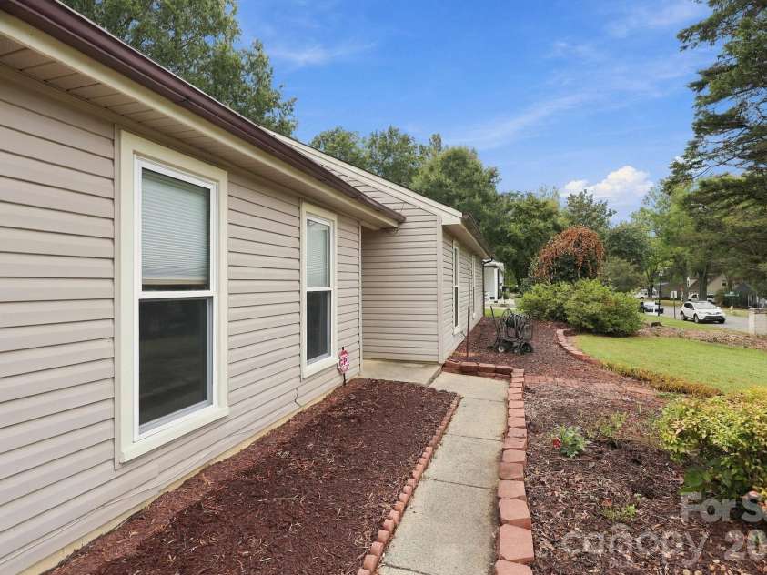 6423 Snow Bird Lane, Charlotte, NC 28227.  MLS# CAR4429603, YatesRealty ID 53678. 