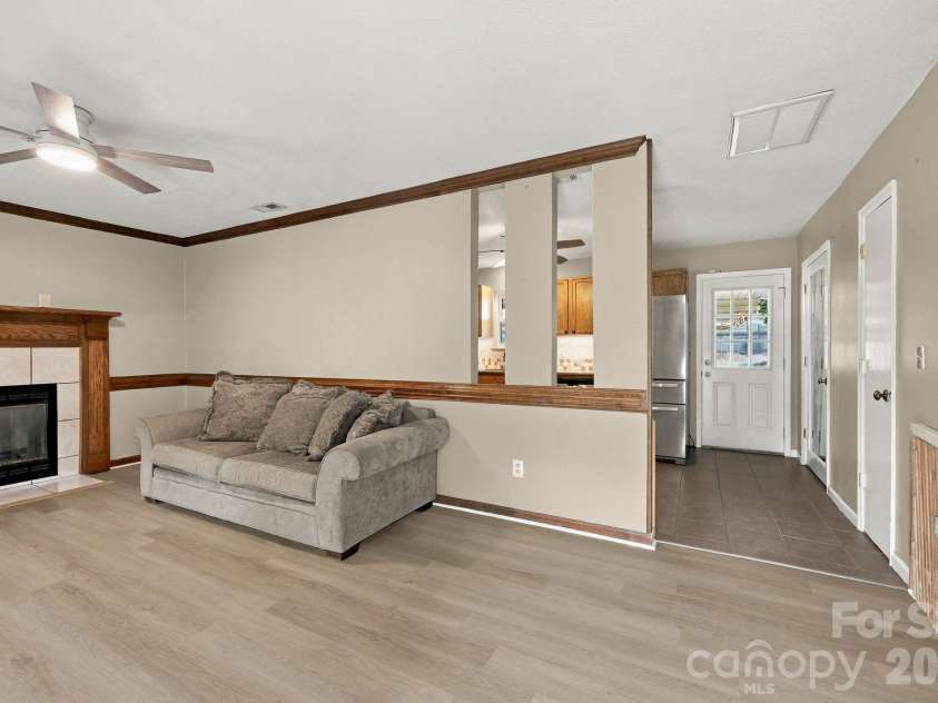 6423 Snow Bird Lane, Charlotte, NC 28227.  MLS# CAR4429603, YatesRealty ID 53678. 