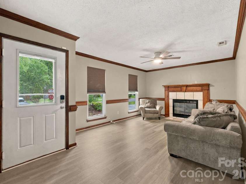 6423 Snow Bird Lane, Charlotte, NC 28227.  MLS# CAR4429603, YatesRealty ID 53678. 