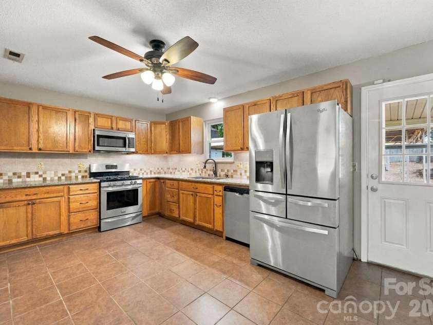 6423 Snow Bird Lane, Charlotte, NC 28227.  MLS# CAR4429603, YatesRealty ID 53678. 