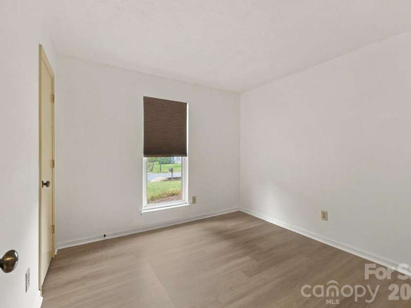 6423 Snow Bird Lane, Charlotte, NC 28227.  MLS# CAR4429603, YatesRealty ID 53678. 