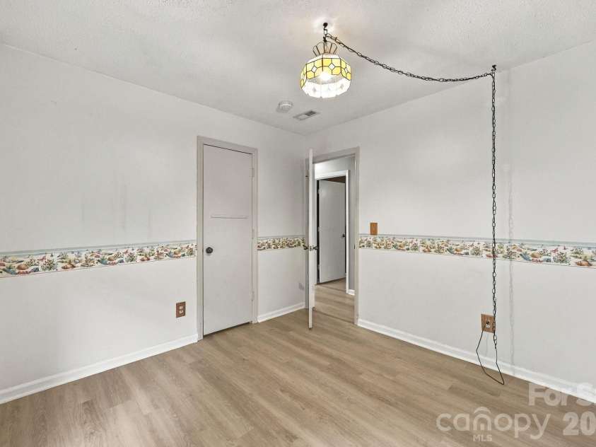 6423 Snow Bird Lane, Charlotte, NC 28227.  MLS# CAR4429603, YatesRealty ID 53678. 