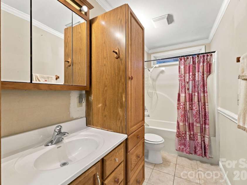 6423 Snow Bird Lane, Charlotte, NC 28227.  MLS# CAR4429603, YatesRealty ID 53678. 