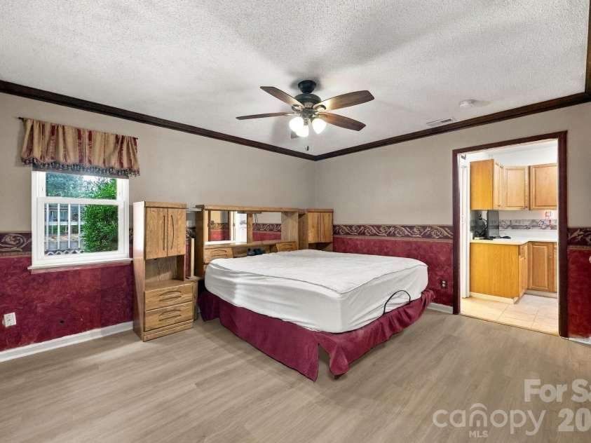 6423 Snow Bird Lane, Charlotte, NC 28227.  MLS# CAR4429603, YatesRealty ID 53678. 