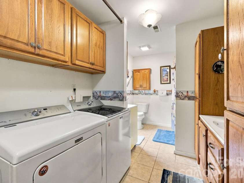 6423 Snow Bird Lane, Charlotte, NC 28227.  MLS# CAR4429603, YatesRealty ID 53678. 