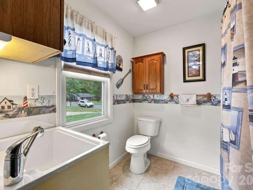 6423 Snow Bird Lane, Charlotte, NC 28227.  MLS# CAR4429603, YatesRealty ID 53678. 