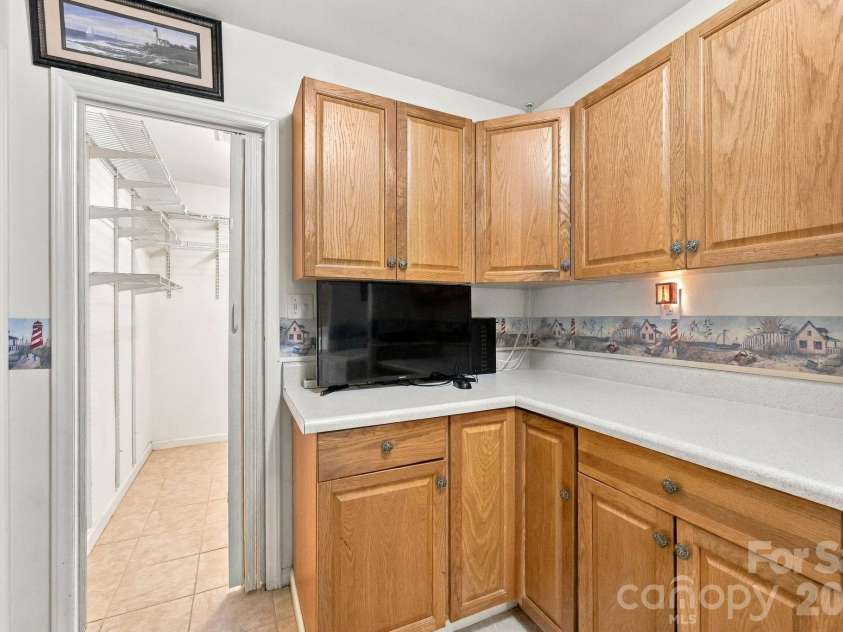 6423 Snow Bird Lane, Charlotte, NC 28227.  MLS# CAR4429603, YatesRealty ID 53678. 