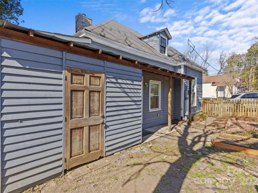 701 Torrence Street, Charlotte, NC 28204.  MLS# CAR4225479, YatesRealty ID 5368. Exterior Storage