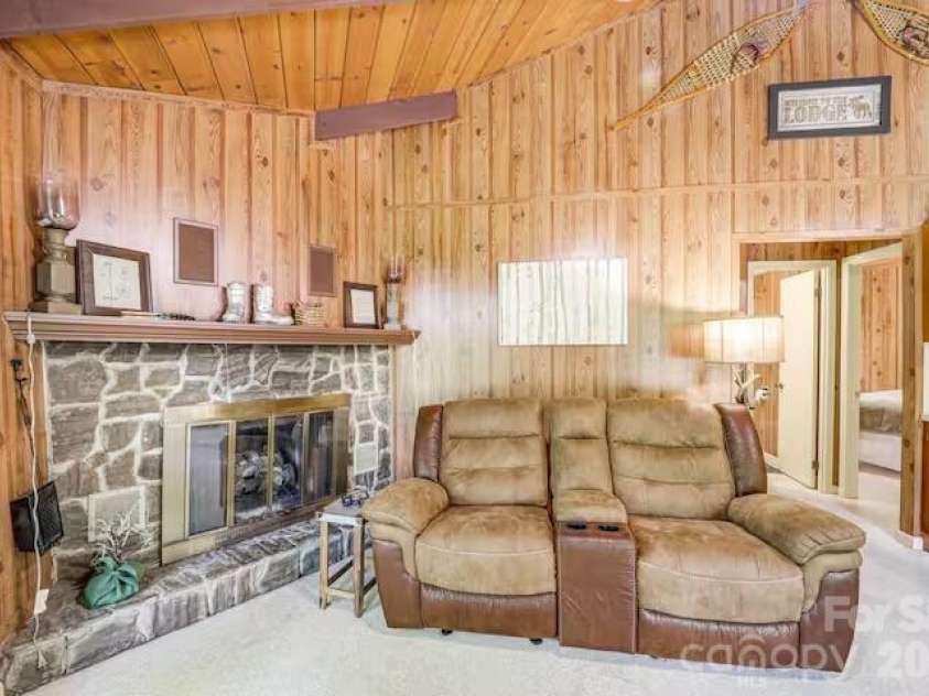 102 Cricket Way, Beech Mountain, NC 28604.  MLS# CAR4429753, YatesRealty ID 53683. 