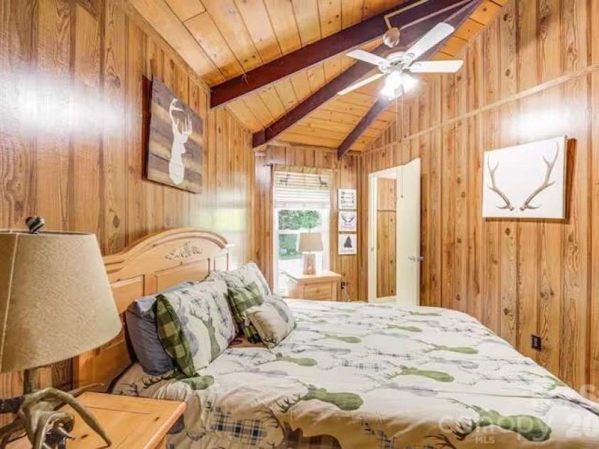 102 Cricket Way, Beech Mountain, NC 28604.  MLS# CAR4429753, YatesRealty ID 53683. 