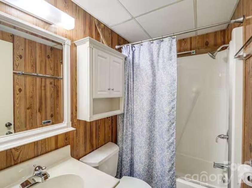 102 Cricket Way, Beech Mountain, NC 28604.  MLS# CAR4429753, YatesRealty ID 53683. 
