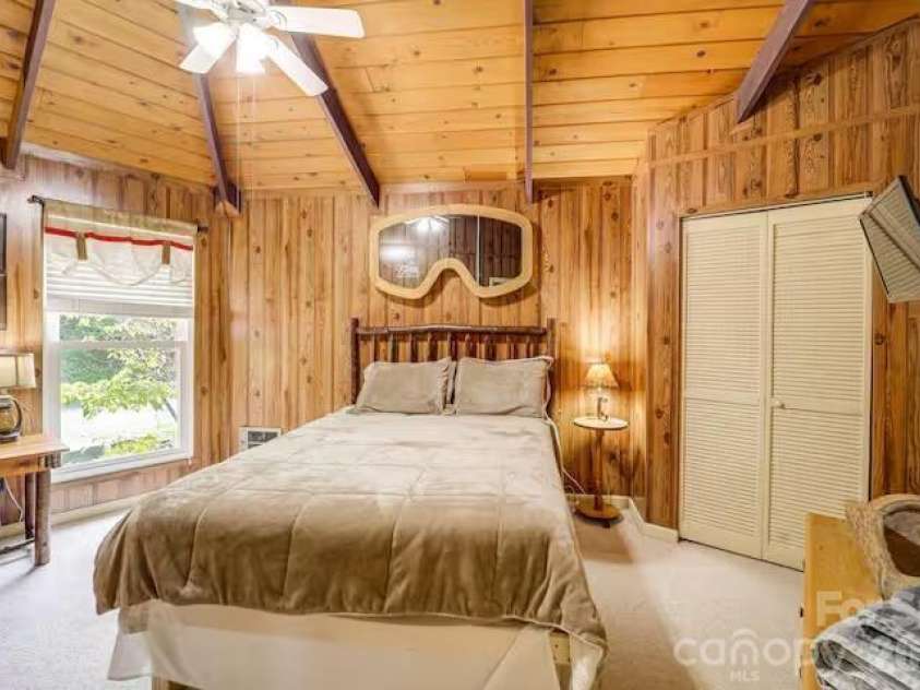 102 Cricket Way, Beech Mountain, NC 28604.  MLS# CAR4429753, YatesRealty ID 53683. 