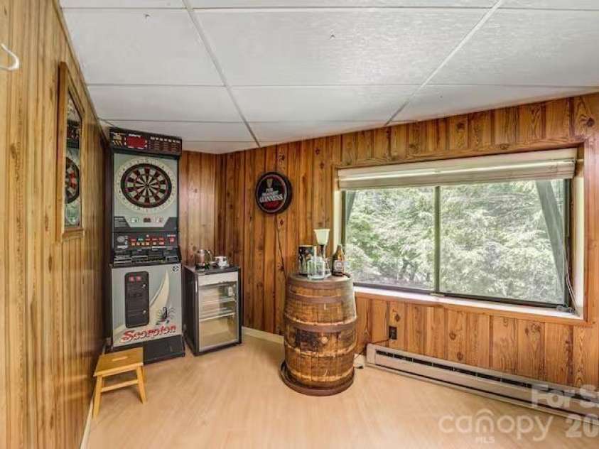 102 Cricket Way, Beech Mountain, NC 28604.  MLS# CAR4429753, YatesRealty ID 53683. 