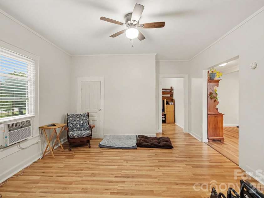 208 Copley Street, Lexington, NC 27292.  MLS# CAR4427457, YatesRealty ID 53685. 