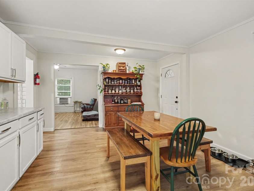 208 Copley Street, Lexington, NC 27292.  MLS# CAR4427457, YatesRealty ID 53685. 