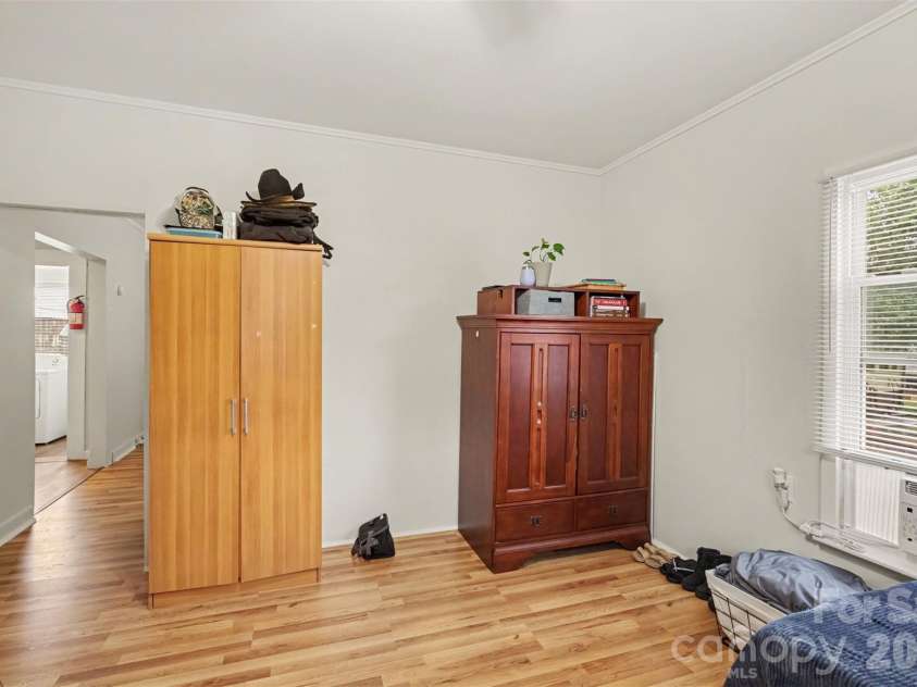 208 Copley Street, Lexington, NC 27292.  MLS# CAR4427457, YatesRealty ID 53685. 