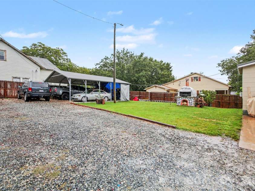 208 Copley Street, Lexington, NC 27292.  MLS# CAR4427457, YatesRealty ID 53685. 