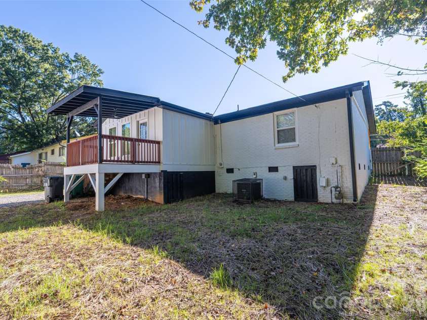 2520 Alleghany Street, Charlotte, NC 28208.  MLS# CAR4429140, YatesRealty ID 53686. 