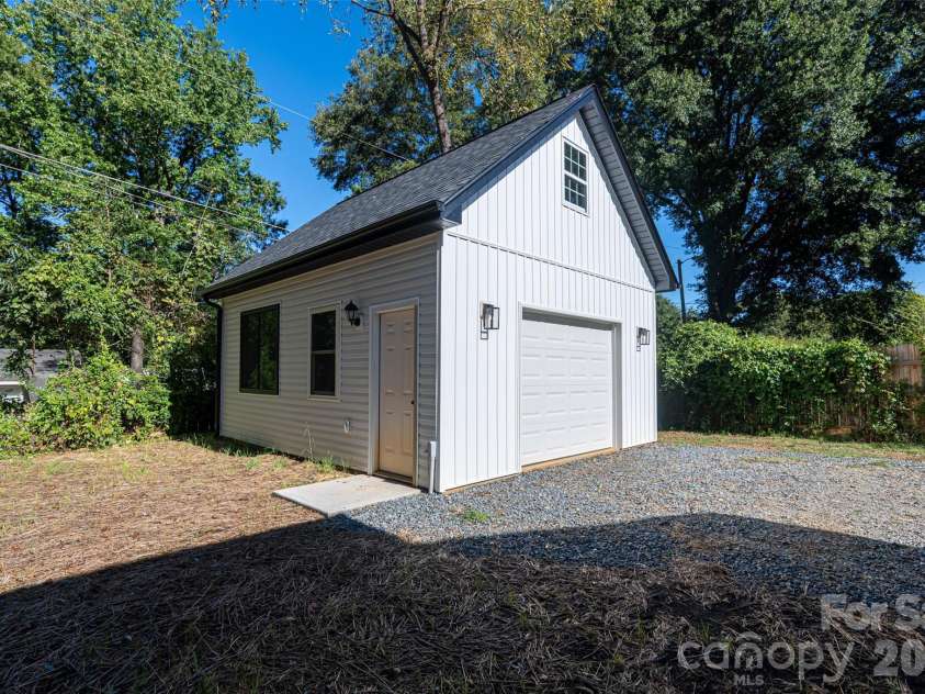 2520 Alleghany Street, Charlotte, NC 28208.  MLS# CAR4429140, YatesRealty ID 53686. 