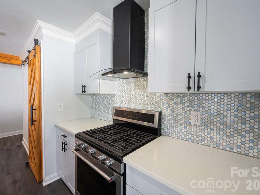 2520 Alleghany Street, Charlotte, NC 28208.  MLS# CAR4429140, YatesRealty ID 53686. 