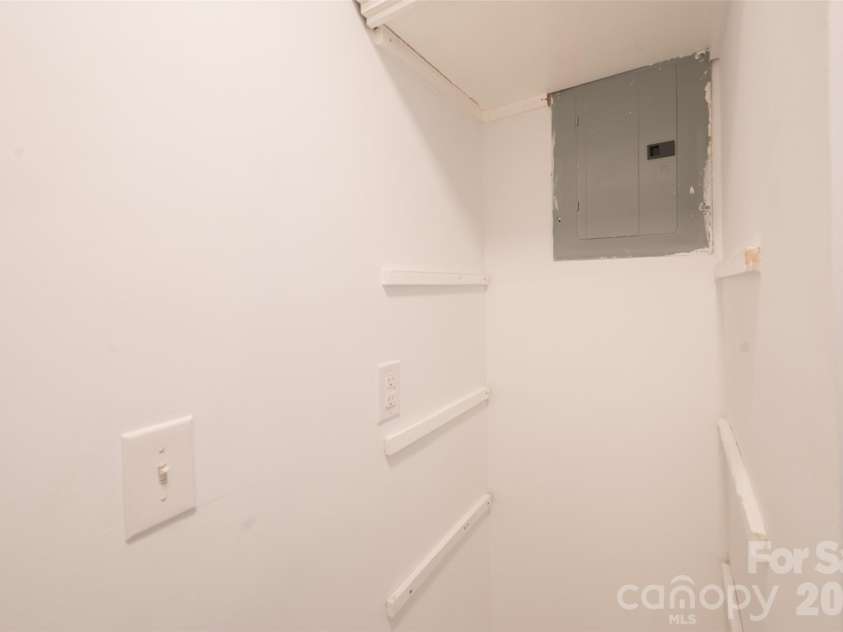 2520 Alleghany Street, Charlotte, NC 28208.  MLS# CAR4429140, YatesRealty ID 53686. 