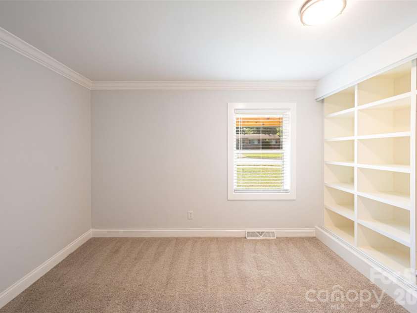 2520 Alleghany Street, Charlotte, NC 28208.  MLS# CAR4429140, YatesRealty ID 53686. 
