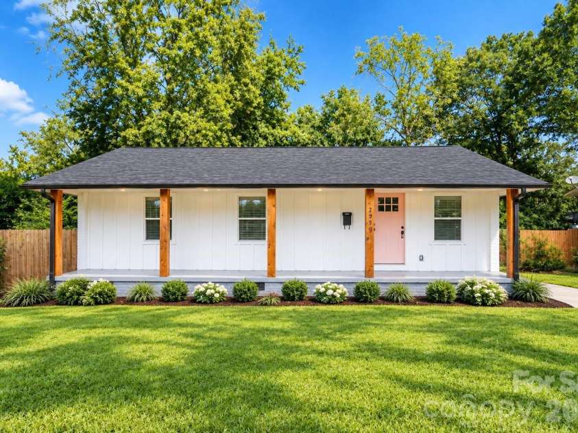 2520 Alleghany Street, Charlotte, NC 28208.  MLS# CAR4429140, YatesRealty ID 53686. Representative - Virtual Landscape