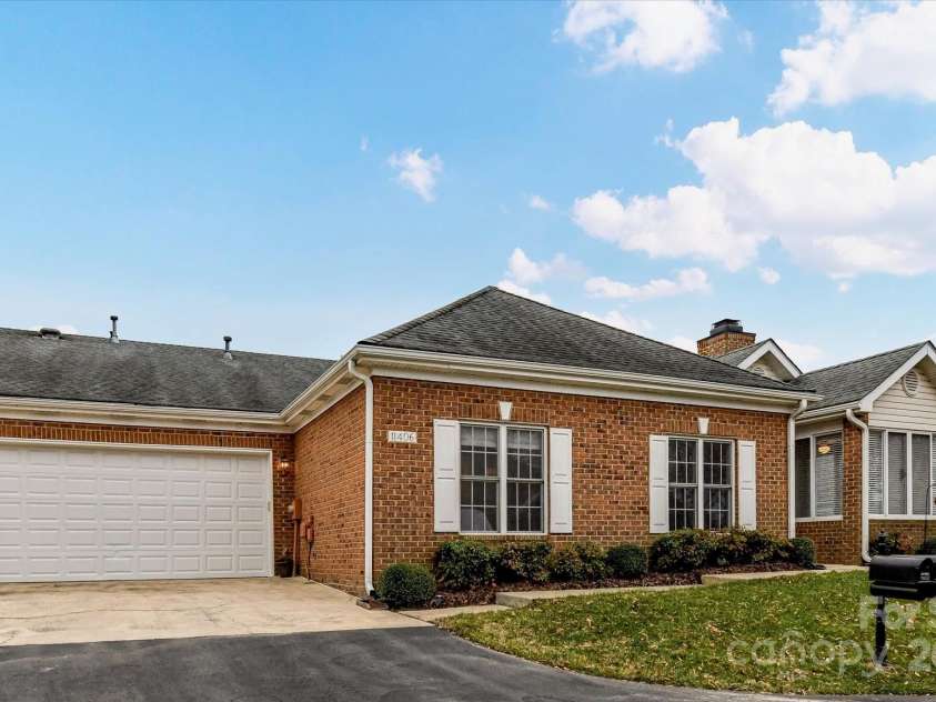 11406 Olde Turnbury Court, Charlotte, NC 28277.  MLS# CAR4233679, YatesRealty ID 5369. Enjoy the easy one-level living of a patio home- with the amazing neighborhood amenities!