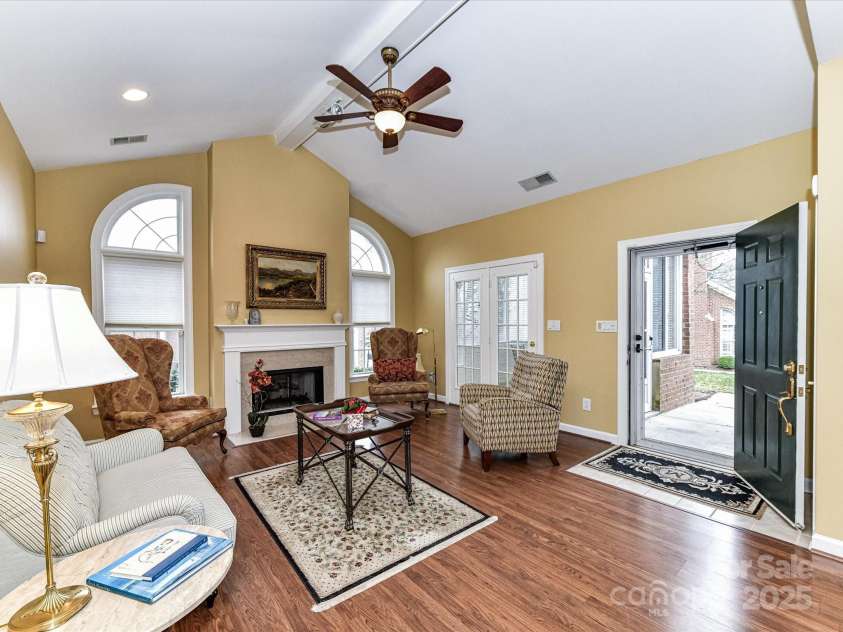 11406 Olde Turnbury Court, Charlotte, NC 28277.  MLS# CAR4233679, YatesRealty ID 5369. Sunroom just off the Great Room.