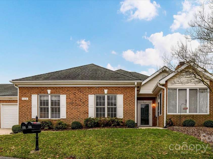 11406 Olde Turnbury Court, Charlotte, NC 28277.  MLS# CAR4233679, YatesRealty ID 5369. Welcome to 11406 Olde Turnbury Court