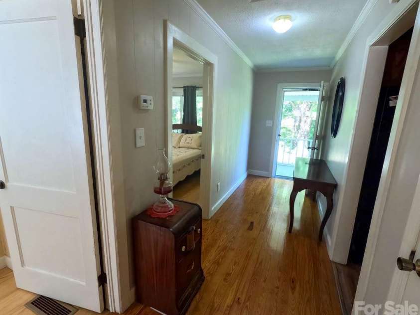 709 Berry Place, Lenoir, NC 28645.  MLS# CAR4427927, YatesRealty ID 53690. 