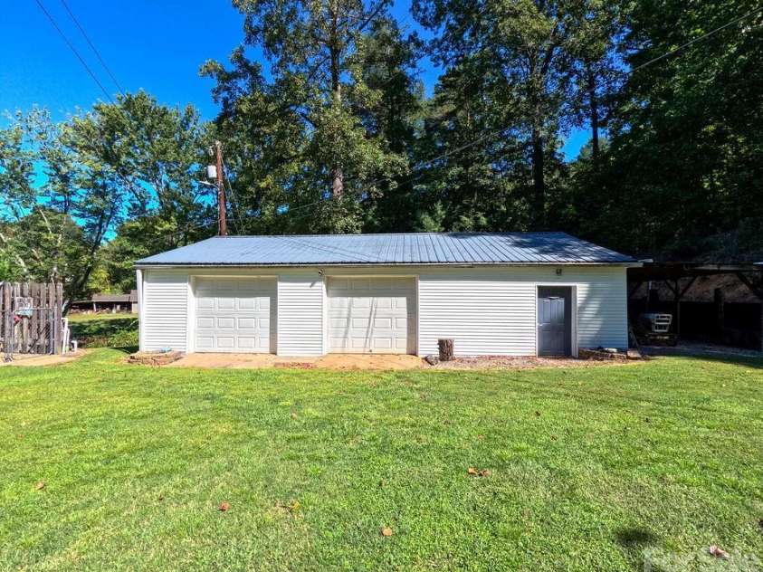 709 Berry Place, Lenoir, NC 28645.  MLS# CAR4427927, YatesRealty ID 53690. 
