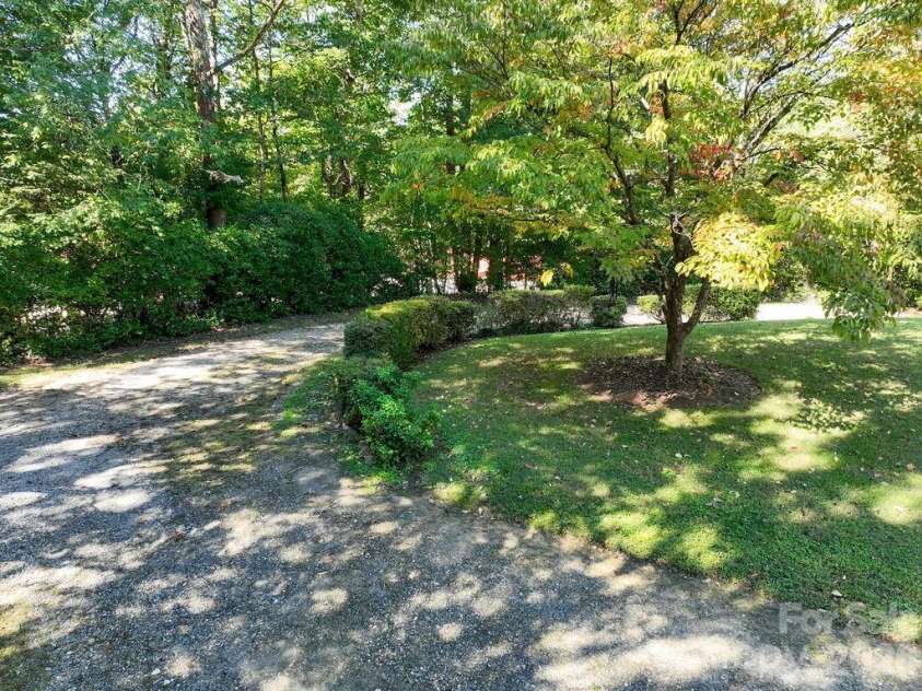 709 Berry Place, Lenoir, NC 28645.  MLS# CAR4427927, YatesRealty ID 53690. 