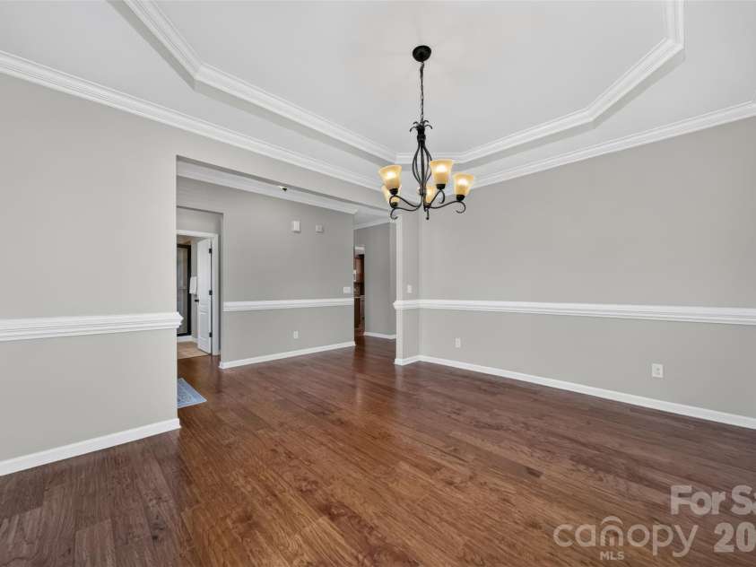 12910 Hunting Birds Lane, Charlotte, NC 28278.  MLS# CAR4427177, YatesRealty ID 53694. Dining Room