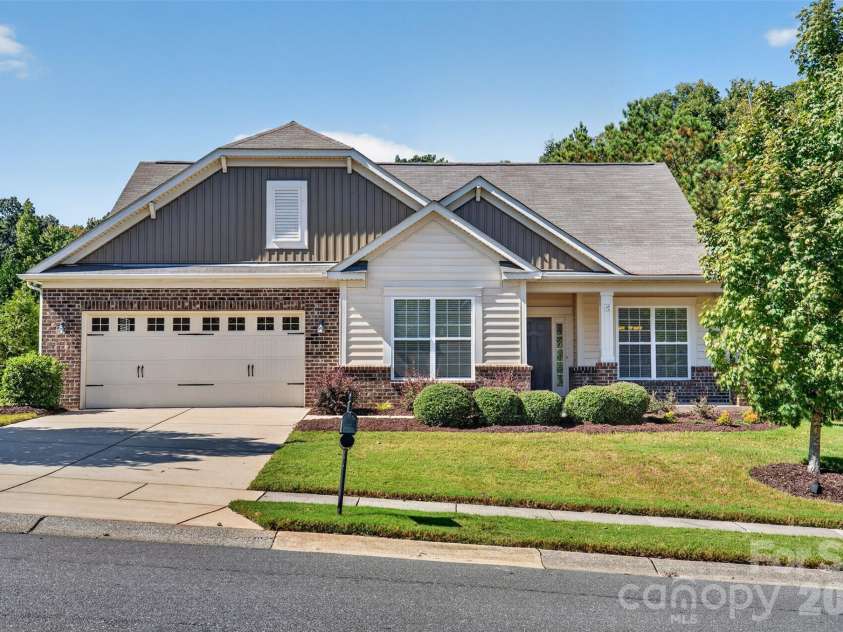 12910 Hunting Birds Lane, Charlotte, NC 28278.  MLS# CAR4427177, YatesRealty ID 53694. Front Exterior