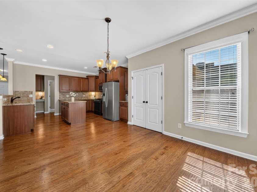 12910 Hunting Birds Lane, Charlotte, NC 28278.  MLS# CAR4427177, YatesRealty ID 53694. Kitchen from Breakfast Area