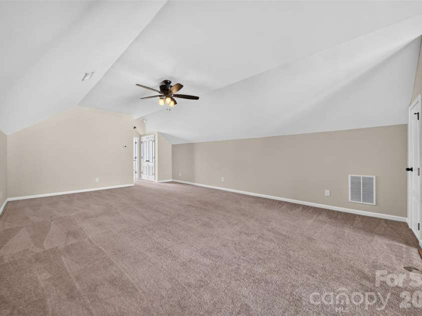 12910 Hunting Birds Lane, Charlotte, NC 28278.  MLS# CAR4427177, YatesRealty ID 53694. Second Floor Loft