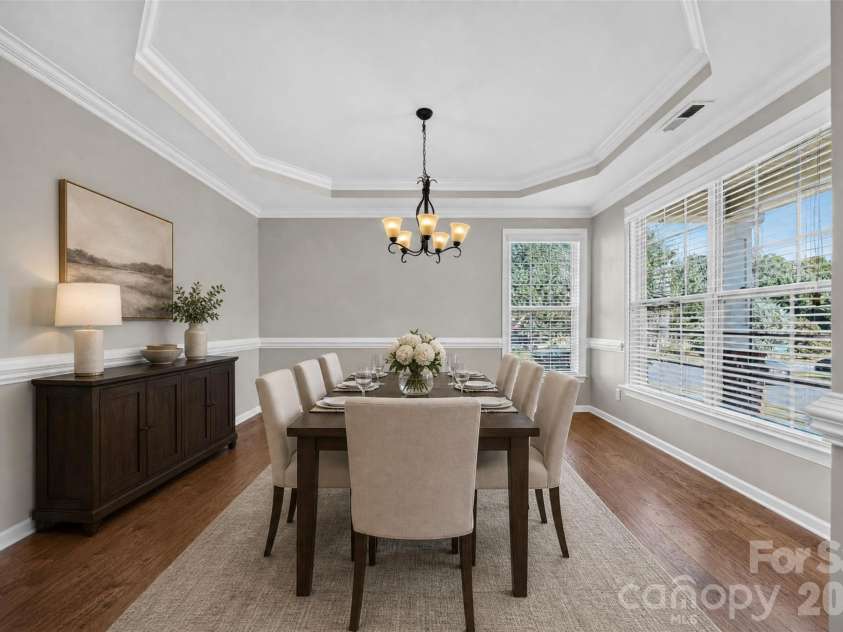 12910 Hunting Birds Lane, Charlotte, NC 28278.  MLS# CAR4427177, YatesRealty ID 53694. Virtually Staged Dining Room