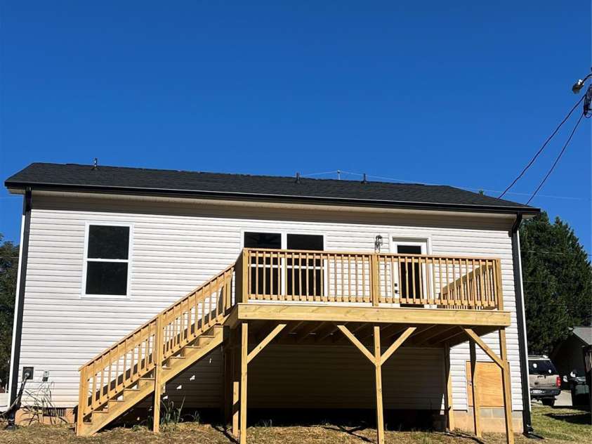 1422 Johnston Street, Gastonia, NC 28054.  MLS# CAR4427223, YatesRealty ID 53696. 