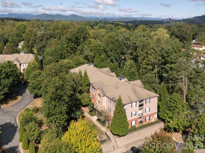 437 Appeldoorn Circle, Asheville, NC 28803.  MLS# CAR4429786, YatesRealty ID 53697. 