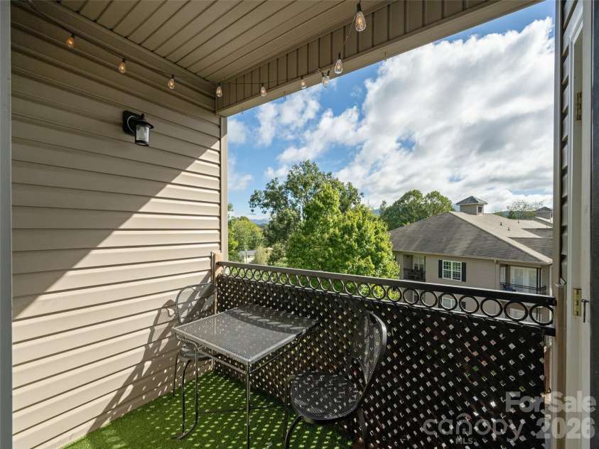 437 Appeldoorn Circle, Asheville, NC 28803.  MLS# CAR4429786, YatesRealty ID 53697. 