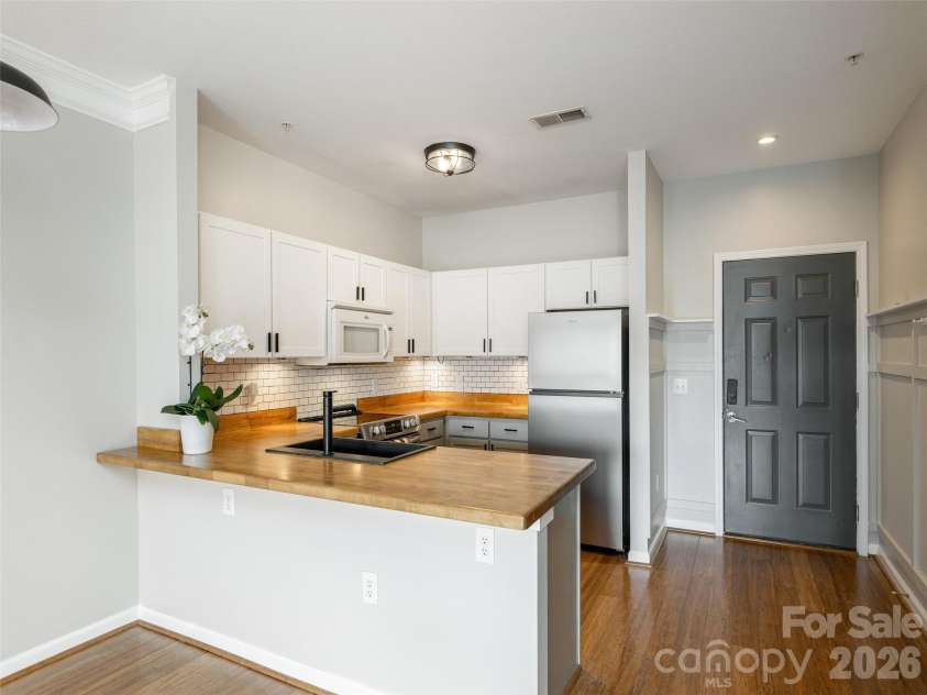 437 Appeldoorn Circle, Asheville, NC 28803.  MLS# CAR4429786, YatesRealty ID 53697. 