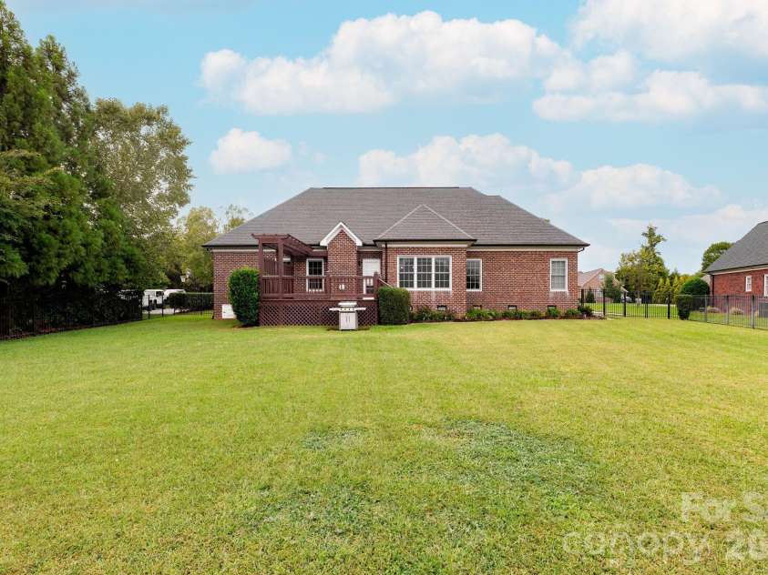 7060 Bovine Lane, Harrisburg, NC 28075.  MLS# CAR4428246, YatesRealty ID 53698. 