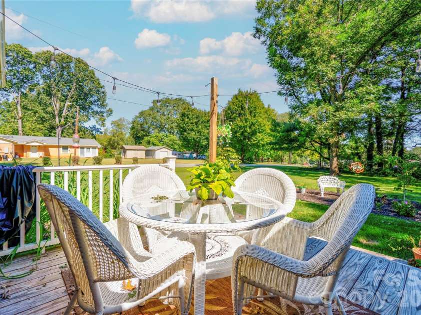 1564 Timberlake Drive, Shelby, NC 28150.  MLS# CAR4429438, YatesRealty ID 53699. Deck