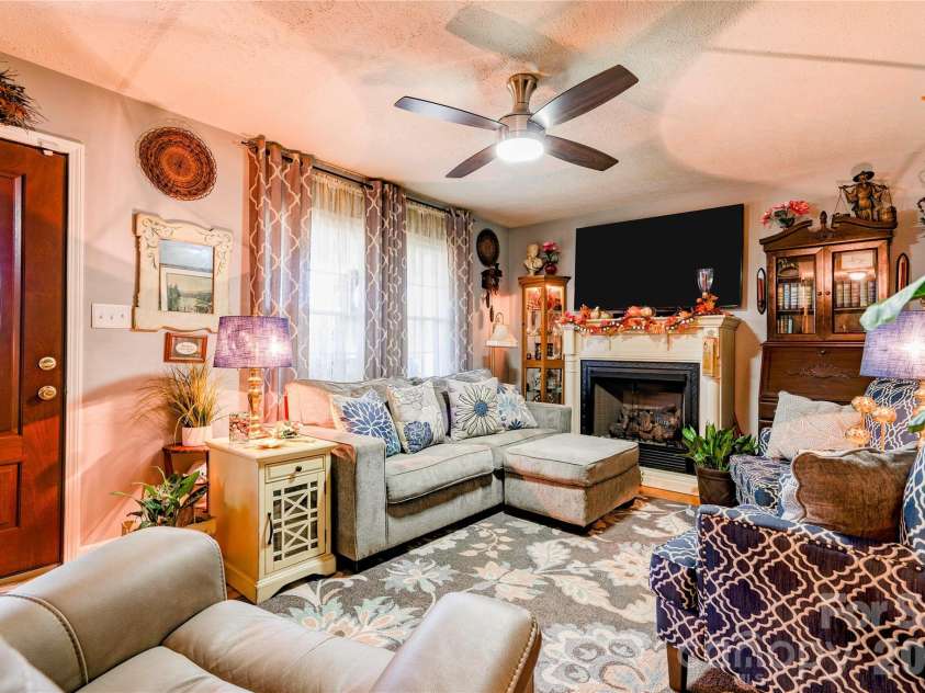 1564 Timberlake Drive, Shelby, NC 28150.  MLS# CAR4429438, YatesRealty ID 53699. Family Room