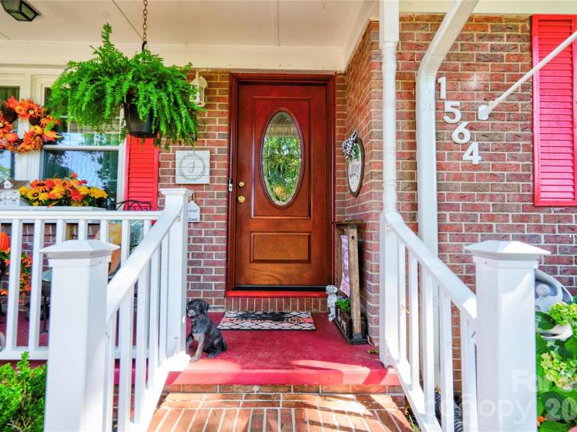 1564 Timberlake Drive, Shelby, NC 28150.  MLS# CAR4429438, YatesRealty ID 53699. Front Door