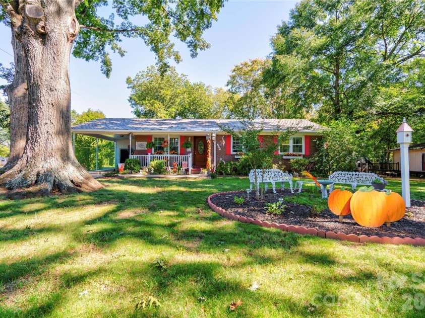 1564 Timberlake Drive, Shelby, NC 28150.  MLS# CAR4429438, YatesRealty ID 53699. Front View