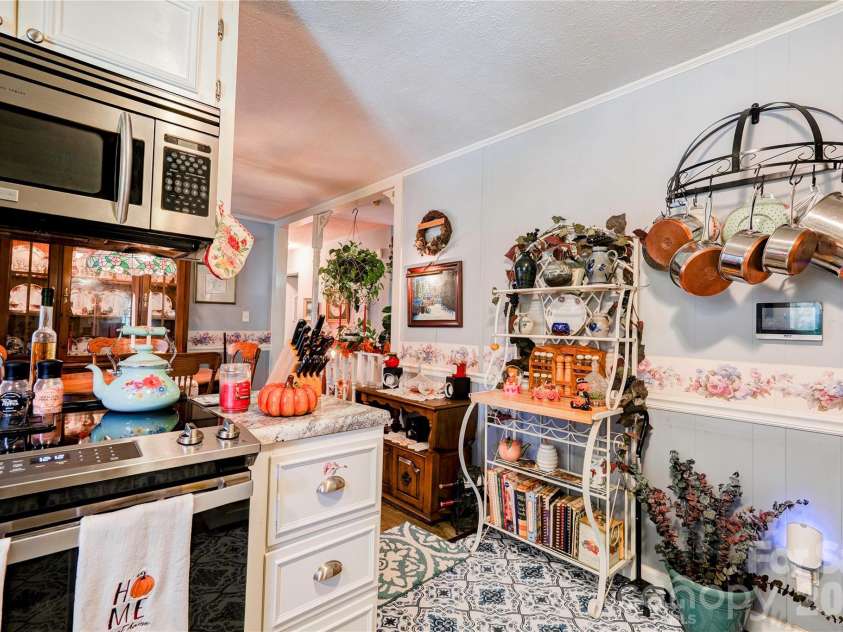 1564 Timberlake Drive, Shelby, NC 28150.  MLS# CAR4429438, YatesRealty ID 53699. Kitchen