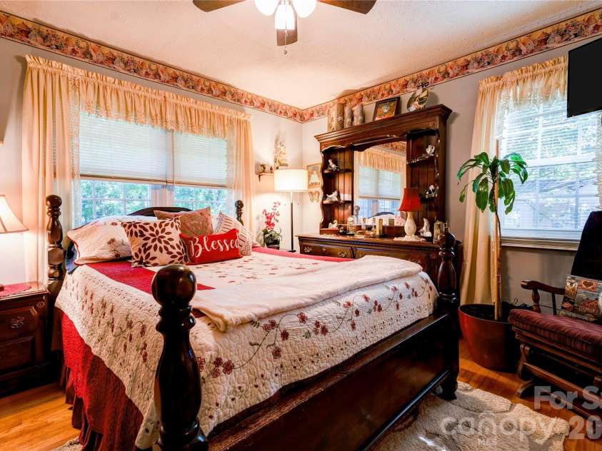 1564 Timberlake Drive, Shelby, NC 28150.  MLS# CAR4429438, YatesRealty ID 53699. Primary Bedroom